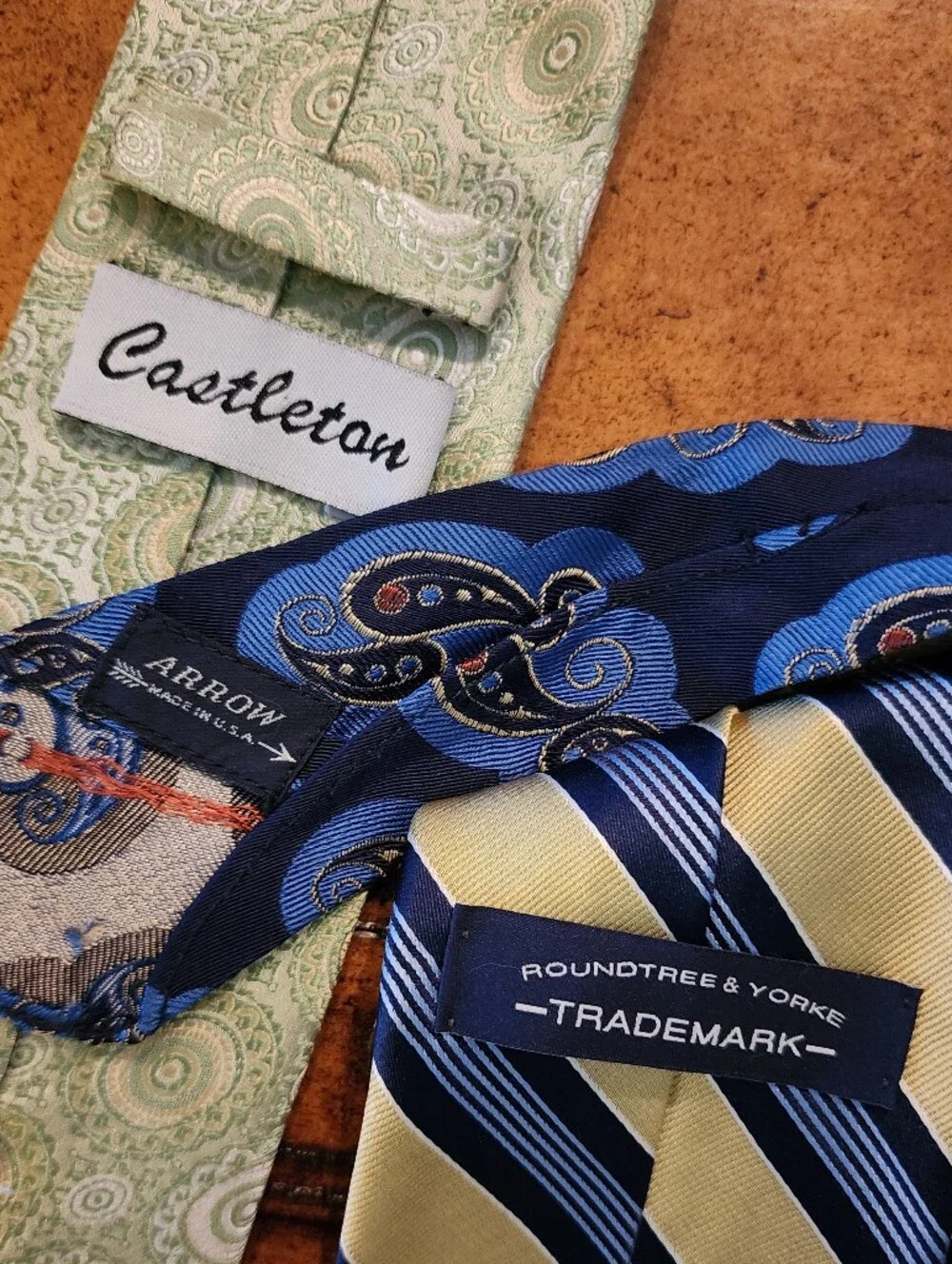 3pc Men’s 100% Silk Tie Lot Arrow USA Castleton Roundtree & Yorke Paisley Stripe